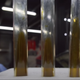Imagen para el artículo titulado Esto es lo que pasa si intentas limpiar aceite de motor usando 50 filtros de aceite